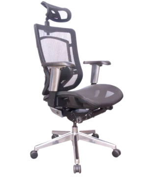 Una silla moderna con un marco curvado y un cojín de asiento con forma de tonel se encuentra encima de una base de estilo tensión.
